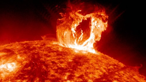 Ученые: Извержения на Солнце несут потенциальную угрозу для человечества