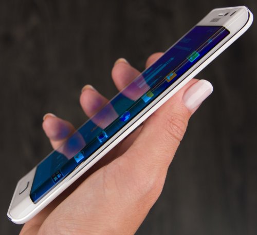 Samsung запатентовала смартфон покрытый сплошным дисплеем