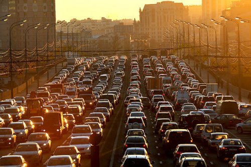 СМИ: Петербург "встал" в 9-балльные дорожные пробки