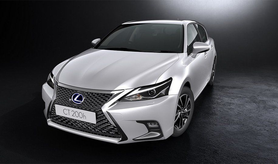 Lexus обновил CT 200h