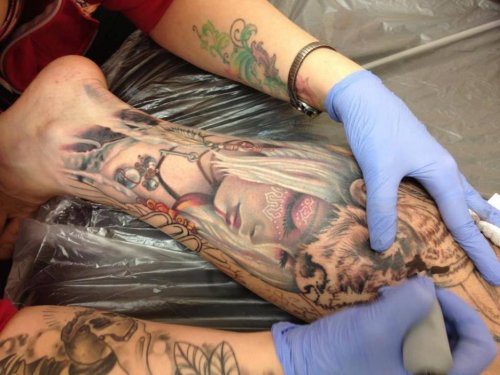 Ученые: Татуировки могут иметь летальные последствия