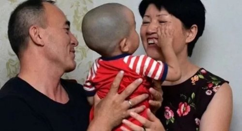 В Казахстане приёмные родители отсудили ребёнка у биологической матери