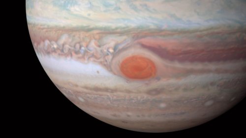 Juno   впервые сделает снимки Большого красного пятна Юпитера