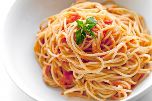 В Италии сотрудники полиции приготовили спагетти, чтобы успокоить пожилых супругов после просмотра новостей