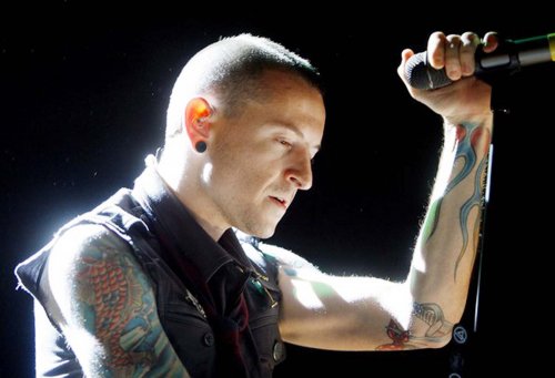 СМИ распространили информацию о гибели солиста Linkin Park Честера Беннингтона