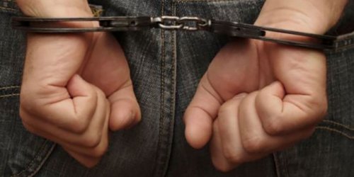40-летний рецидивист из Красноярска изнасиловал 15-летного подростка