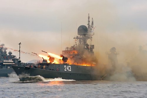 ВМФ России «атакует» врагов на Каспийском направлении Астрахани