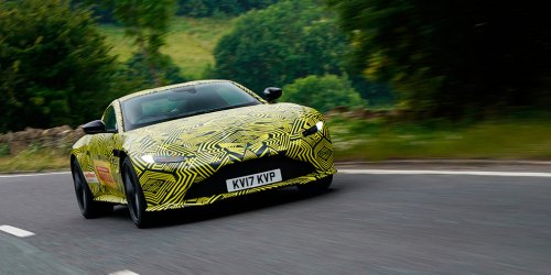 Новый Aston Martin Vantage запечатлели во время дорожных тестов