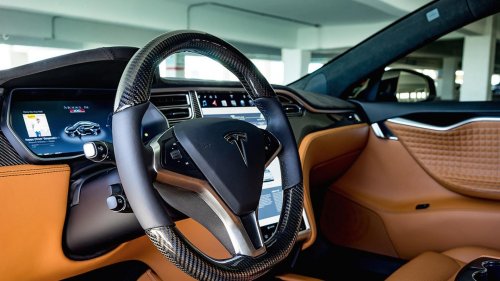 Тюнеры из T Sportline готовы вернуть моделям Tesla кожаный салон