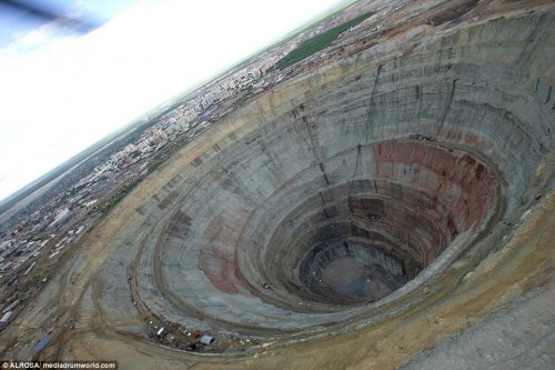 Из дна якутской шахты «Алросы» МЧС подняли более 110 шахтеров