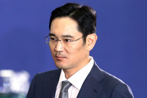 В Южной Корее главе Samsung грозит 12 лет тюрьмы за коррупцию