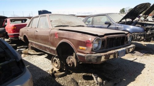 На свалке найден 38-летний седан Toyota Cressida