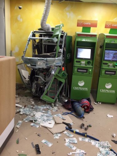 В Тюмене грабители взорвали банкоматы