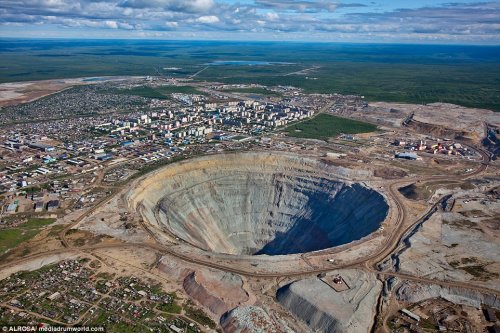 "Алроса" заявила о прекращении поисков горняков на одном из участков рудника