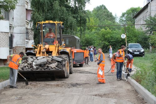 В Тольятти на этой неделе начнут ремонтировать дворовые проезды