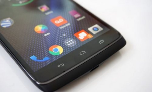 Motorola выпустит смартфон с самовосстанавливающимся экраном