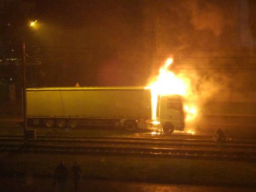 19 августа в Барнауле загорелась фура