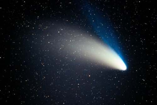 Астрономы обнаружили комету, которая наблюдает за Землей