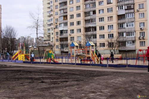 В Ростове на детской площадке пьяная пара занималась оральным сексом