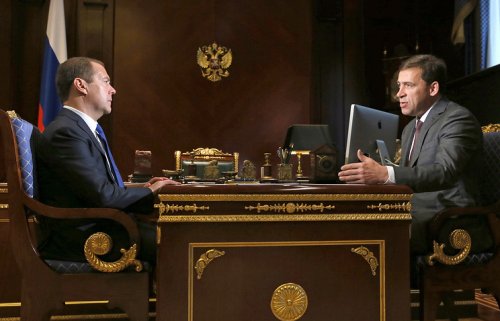 Медведев заявил о необходимости проведения капремонта в школах