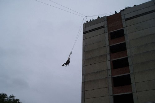 Экстремалка из Мурманска упала с высоты 33 метра