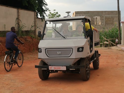 Во Франкфурте представили электромобиль для сельских дорог Африки
