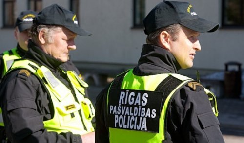 В Риге водитель сбил группу детей из детского сада