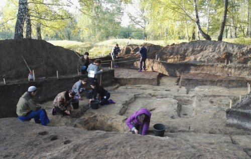 Под Тюменью археологи раскопали жилище эпохи железного века