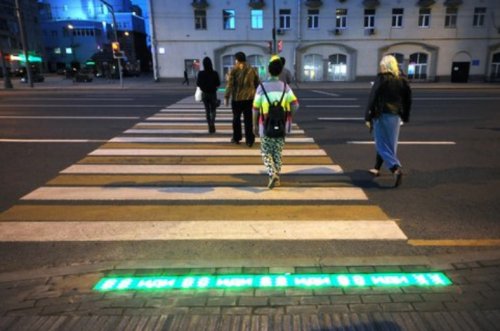 Жители Москвы одобрили дополнительную подсветку пешеходных переходов