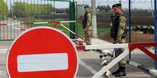 На границе с Россией украинец устроил перестрелку