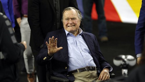 Джорджа Буша-старшего обвинили в новых домогательствах