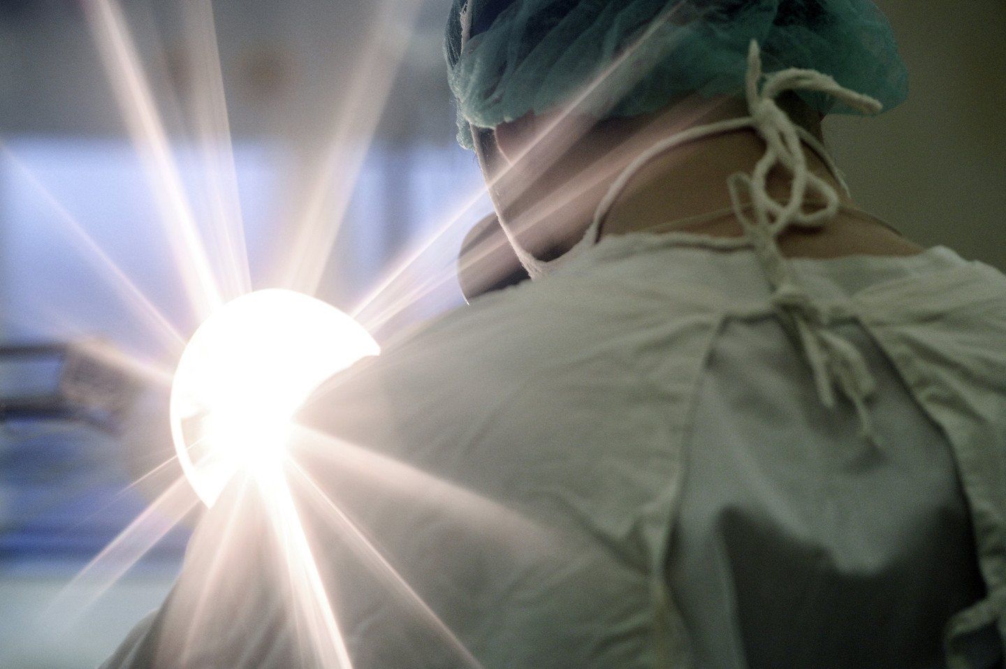В Индии хирурги извлекли из пациента 7 кг железных предметов