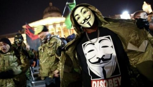 В Лондоне полиция задержала 18 протестующих во время "Марша миллиона масок"