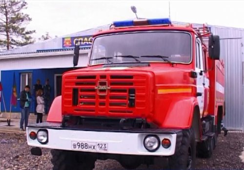 Во время экскурсии по пожарной части школьник выпал из окна в Москве