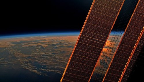 «Роскосмос» отправит на МКС экипаж из трех человек в 2018 году