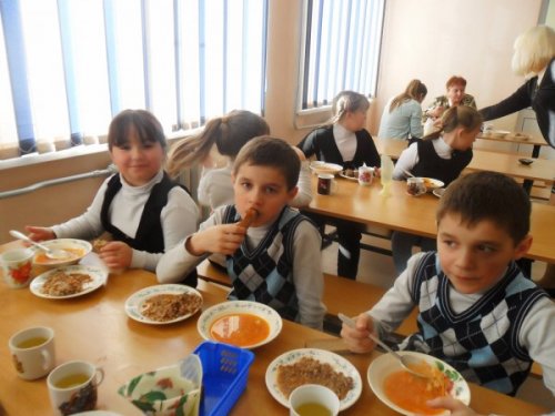 Школьников в Кировской области кормили опасными крупами