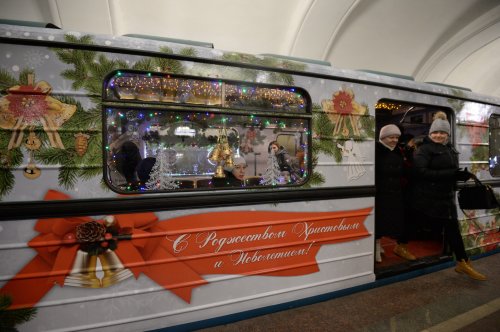 В московском метро запустят новогодний поезд