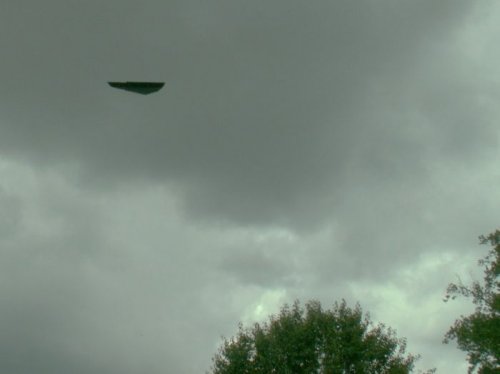 Камера наблюдения в Небраске засняла полет НЛО
