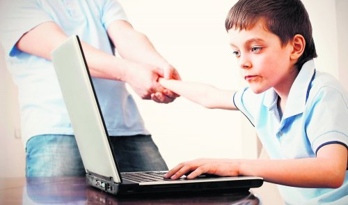 Учёные призывают не ограничивать детям время за компьютером