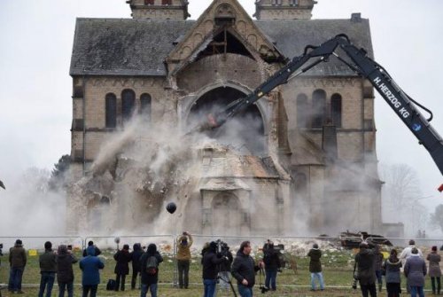 В Германии уничтожили собор XIX века из-за залежей угля