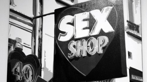 В Петербурге совершено третье ограбление секс-шопа за три дня