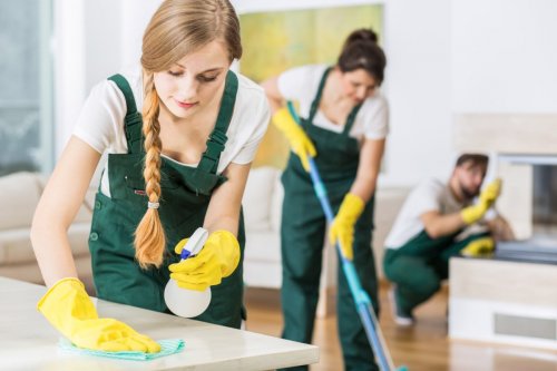 Учёные: Уборка по дому вредит женским легким, как курение