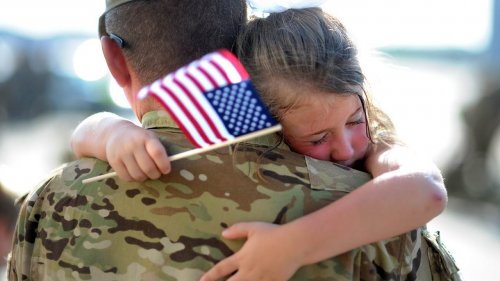 Скандал: сотни детей подвергаются насилию на военных базах США