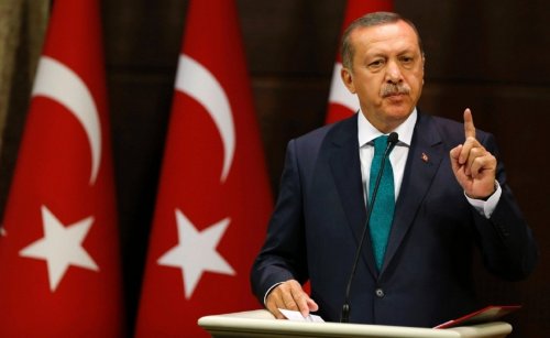Президент Турции сравнил курильщиков с падалью