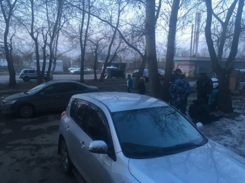 В Омске полиция задержала мужчину, пнувшего в пах девушку