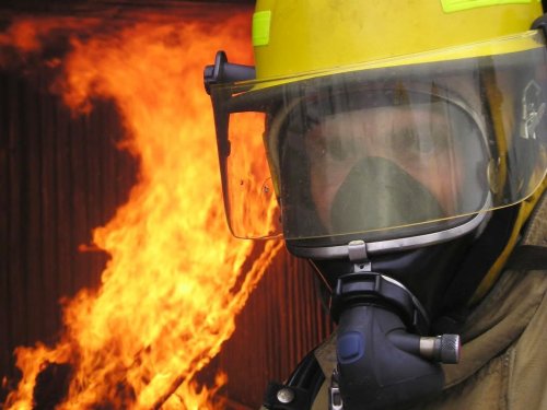 В Кемерово снова пожар: загорелся очередной гараж с автомобилем