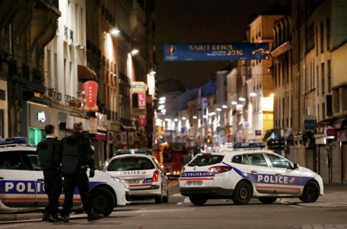Россия обратилась к французским властям с запросом о гражданстве напавшего на прохожих в Париже