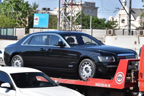 В Москве сфотографировали Rolls-Royce Ghost с шильдиком ЗИЛ
