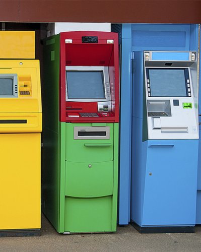 "Всё отдал за кредит": Полуголый краснодарец у банкомата стал объектом для шуток