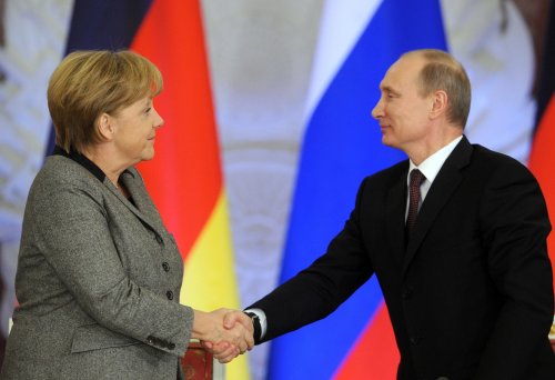 Стало известно, о чем поговорят в Сочи Меркель и Путин